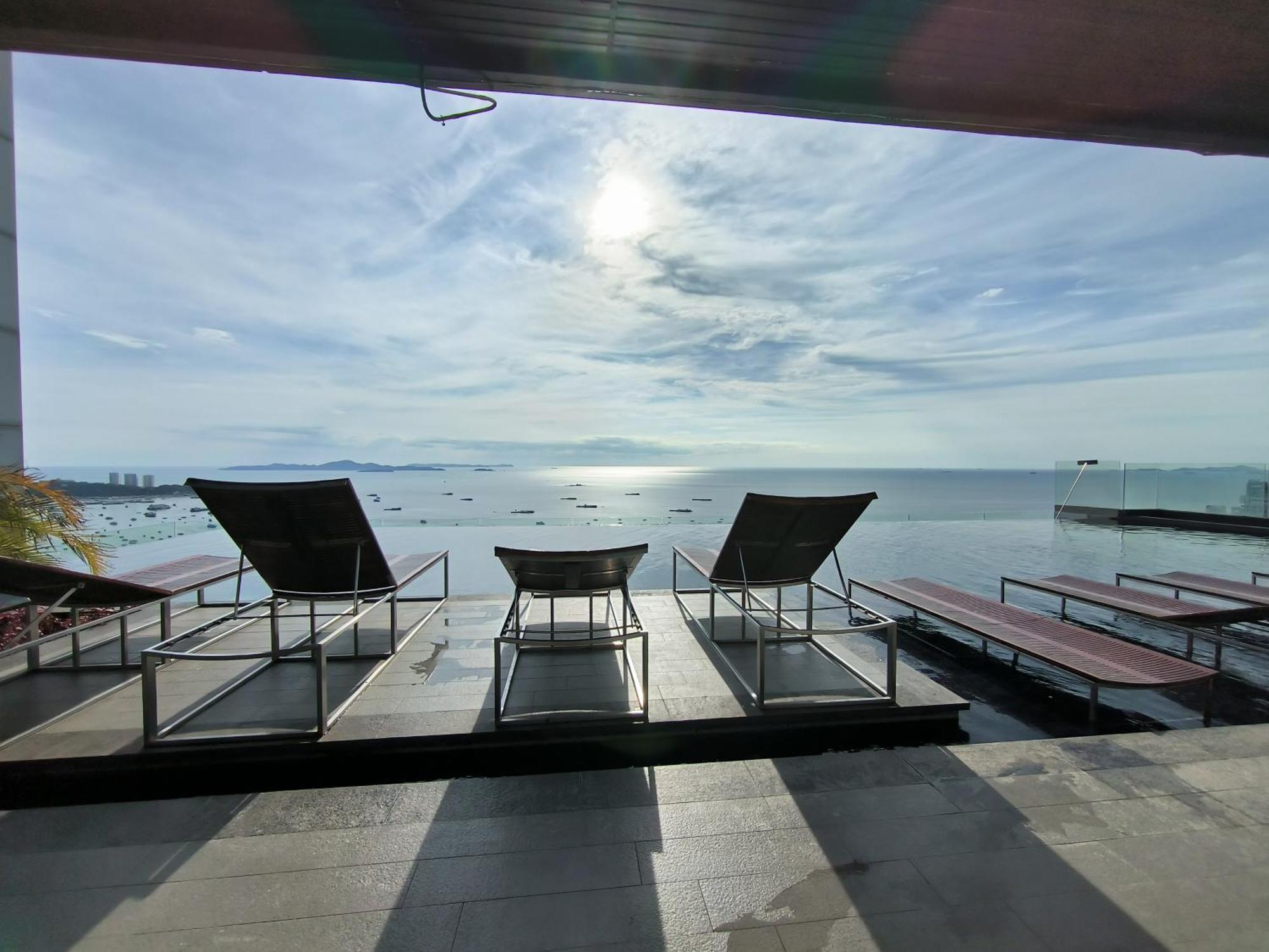 Centric Sea Pattaya Bed & Breakfast エクステリア 写真